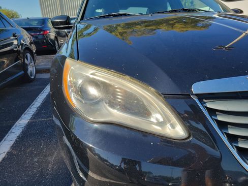 Used 2013 Chrysler 200 Touring w/ Cold Weather Group FWD image 7