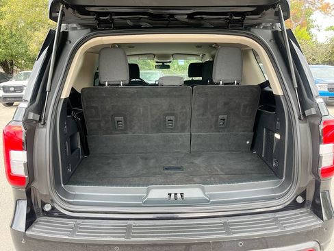 Used 2023 Ford Expedition XLT image 25