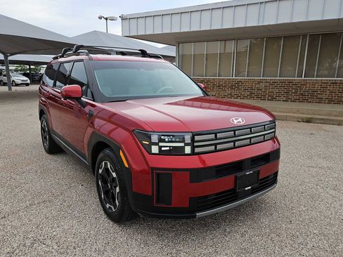 Used 2025 Hyundai Santa Fe SEL image 2