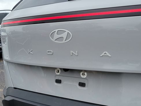 Used 2024 Hyundai Kona SEL AWD/4WD image 6