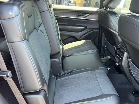 New 2026 Jeep Grand Cherokee L 4WD image 16