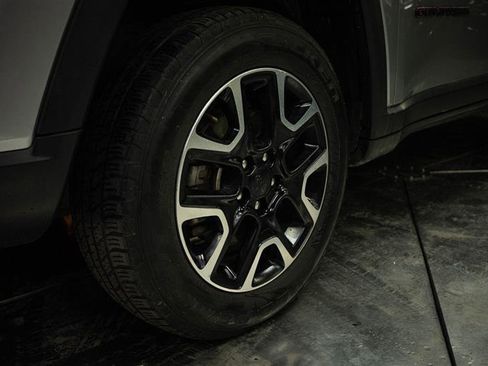 Used 2019 Jeep Compass Trailhawk AWD/4WD image 3