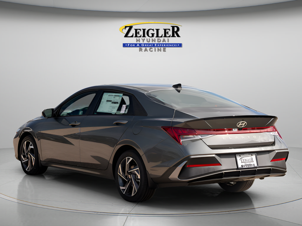 New 2025 Hyundai Elantra SEL FWD image 7