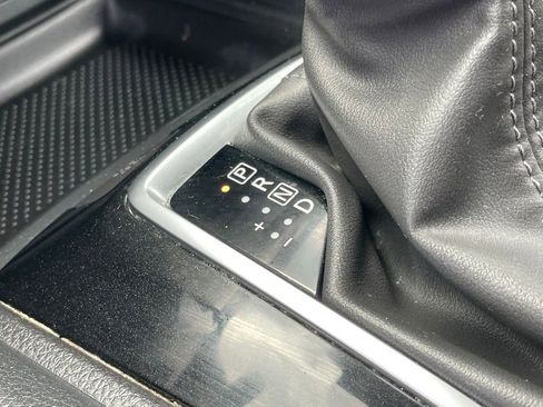 Used 2019 Nissan Rogue S image 21