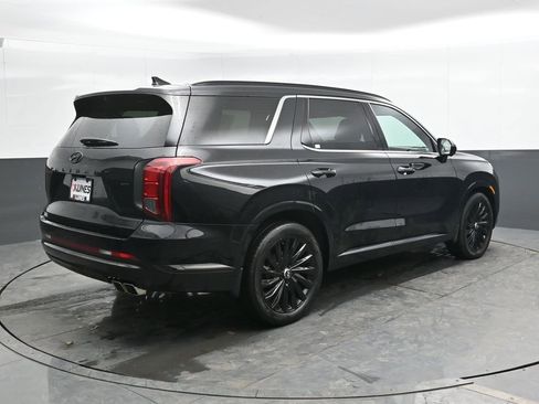 Used 2024 Hyundai Palisade Calligraphy image 3