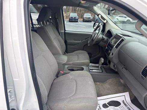 Used 2016 Nissan Frontier SV image 30