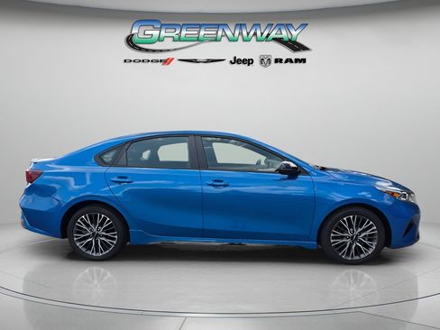 Used 2024 Kia Forte GT-Line w/ GT-Line Premium Package FWD image 2