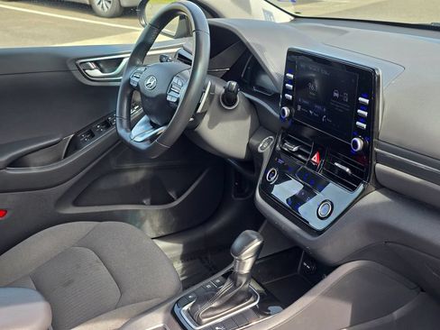 Used 2022 Hyundai Ioniq SE FWD image 19