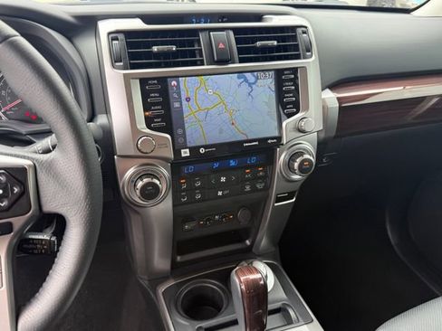 Used 2022 Toyota 4Runner Limited AWD/4WD image 19