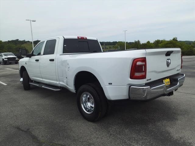 New 2024 RAM 3500 Tradesman w/ Chrome Appearance Group AWD/4WD image 5