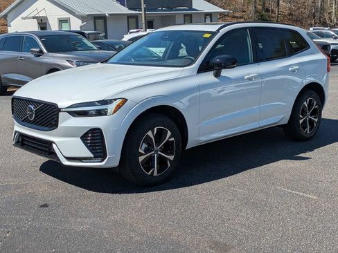 Used 2026 Volvo XC60 B5 Core AWD/4WD image 2
