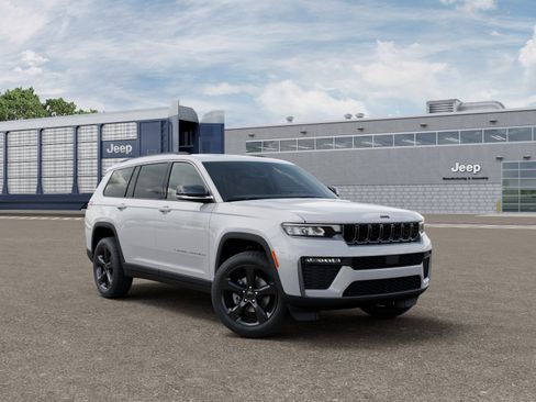 New 2026 Jeep Grand Cherokee L Limited w/ Limited Altitude Package AWD/4WD image 3