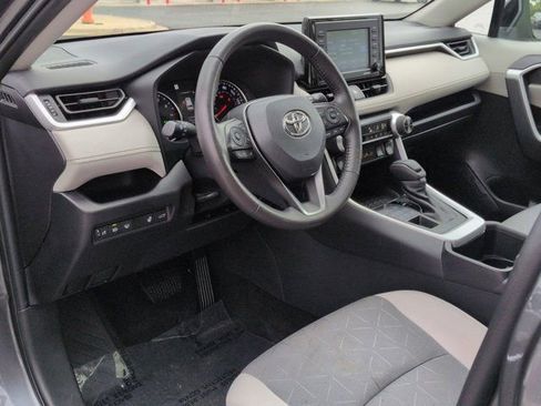 Used 2022 Toyota RAV4 XLE w/ Convenience Package AWD/4WD image 8