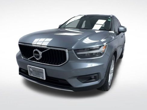 Used 2019 Volvo XC40 T5 Momentum AWD/4WD image 3