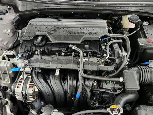 Used 2025 Hyundai Elantra Limited image 26