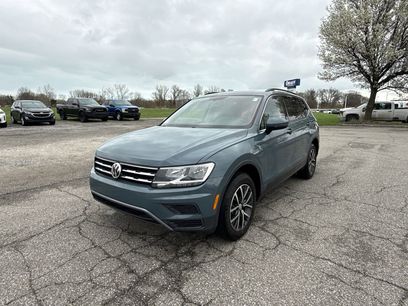 Used 2019 Volkswagen Tiguan SE w/ Panoramic Sunroof Package