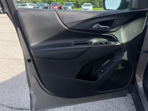 Used 2018 Chevrolet Equinox Premier FWD image 14