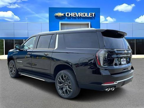 New 2026 Chevrolet Suburban Premier image 5
