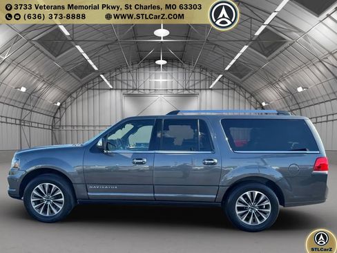 Used 2017 Lincoln Navigator L Select image 6