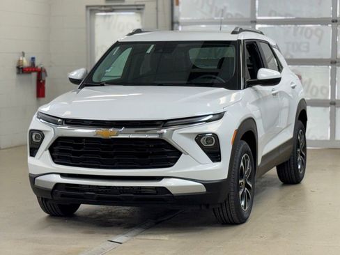 New 2026 Chevrolet TrailBlazer LT w/ Driver Confidence Package FWD image 3