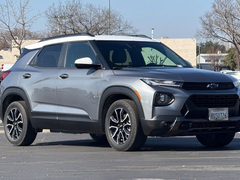 Used 2021 Chevrolet TrailBlazer ACTIV w/ Convenience Package image 2