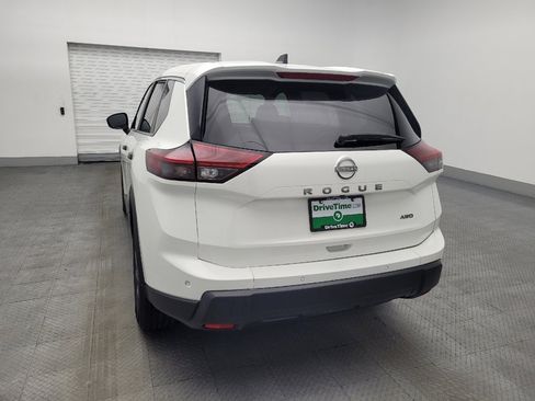 Used 2024 Nissan Rogue S image 6