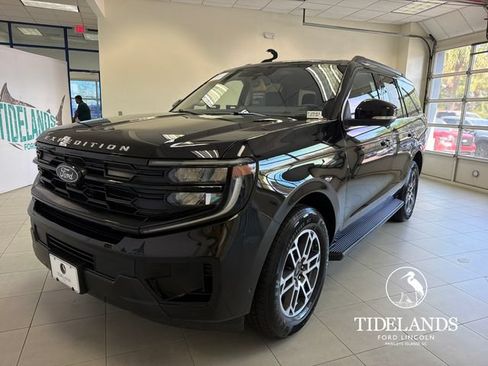 Certified 2025 Ford Expedition Active RWD image 4