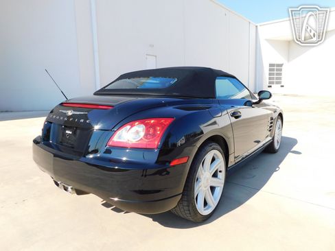 Used 2005 Chrysler Crossfire Convertible image 25