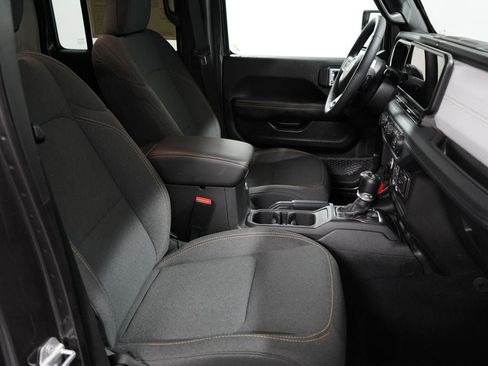 Used 2025 Jeep Wrangler Unlimited Sahara w/ Safety Group AWD/4WD image 29