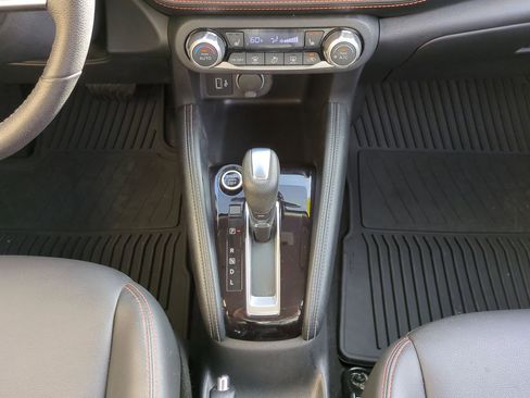 Used 2020 Nissan Kicks SR w/ SR Premium Package image 18