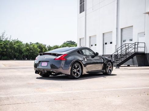 Used 2010 Nissan 370Z Touring w/ Sport Pkg RWD image 52
