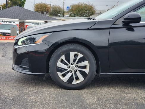 Used 2023 Nissan Altima 2.5 S image 8