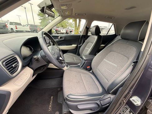 Used 2023 Hyundai Venue Limited w/ Cargo Package FWD image 25