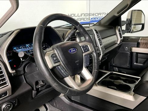 Used 2017 Ford F250 Lariat w/ Lariat Value Package AWD/4WD image 10