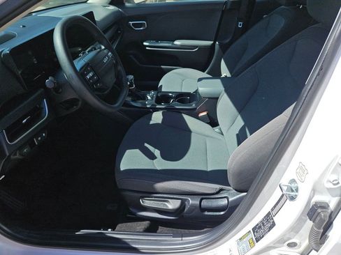Used 2025 Kia K4 LXS FWD image 11