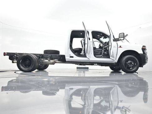 New 2026 RAM 3500 Tradesman AWD/4WD image 45