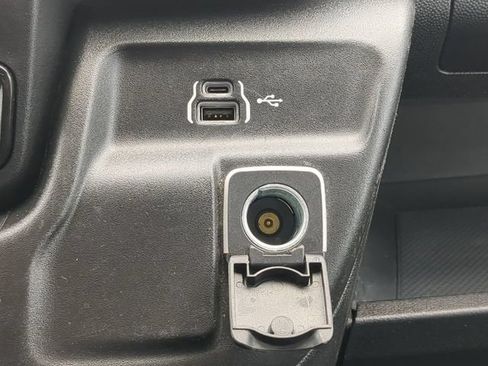 Used 2025 RAM ProMaster 2500 w/ U-Haul Equipment Group FWD image 23