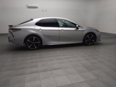 Used 2018 Toyota Camry XSE image 10