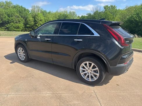 Used 2021 Cadillac XT4 Luxury w/ Cold Weather Package FWD image 2