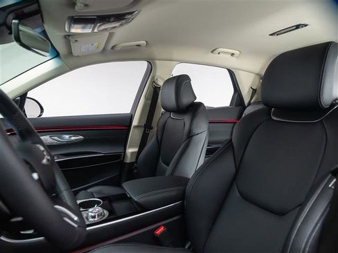 New 2026 Genesis GV70 2.5T AWD/4WD image 18