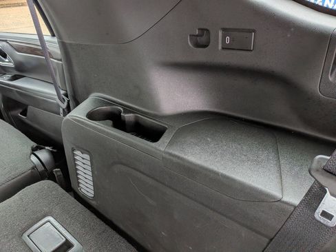 Used 2023 Chevrolet Suburban LS image 19