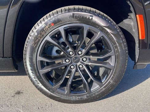 New 2026 Jeep Grand Wagoneer Summit AWD/4WD image 9