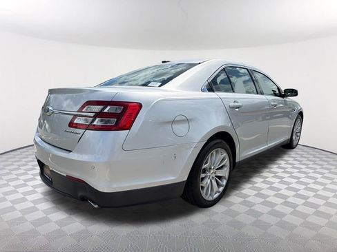 Used 2019 Ford Taurus Limited FWD image 5