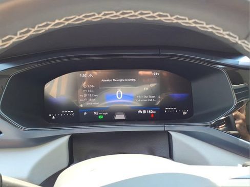 Used 2023 Volkswagen Taos SE w/ Panoramic Sunroof Package AWD/4WD image 22