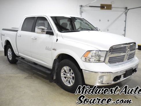 Used 2018 RAM 1500 SLT image 7