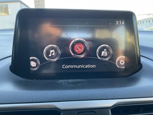 Used 2018 MAZDA MAZDA3 Touring image 18