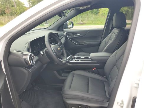 Used 2026 Chevrolet Equinox LT w/ Convenience Package II FWD image 13