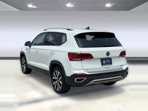 Used 2022 Volkswagen Taos SE AWD/4WD image 3