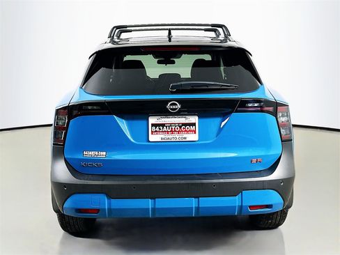 Used 2025 Nissan Kicks SR w/ Illumination Package image 6