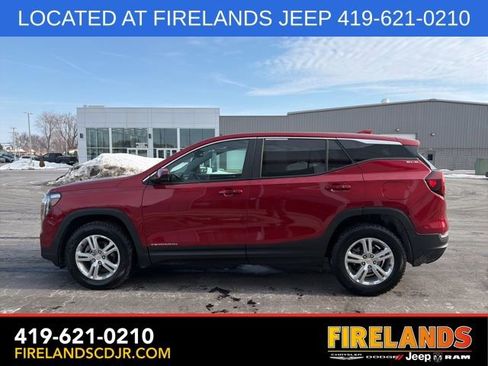 Used 2024 GMC Terrain SLE w/ LPO, Floor Liner Package image 4